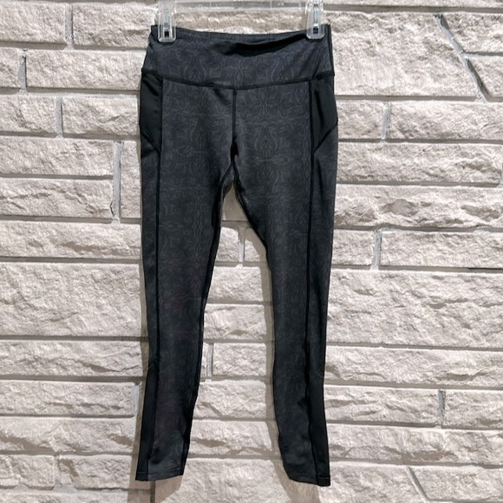 TKO floral design blue and black leggings